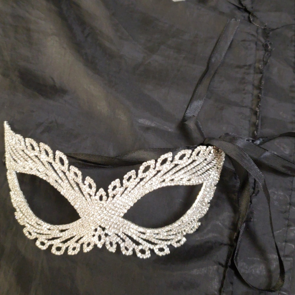 Mask - Picture 2 of 2